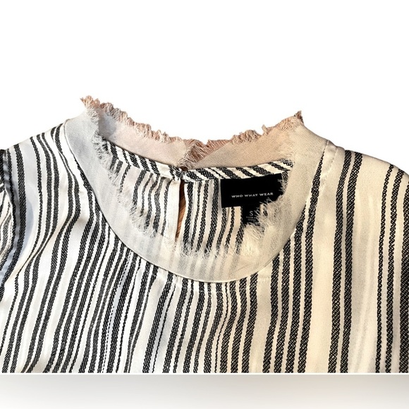 Who what Wear women’s light striped tank size small - Picture 4 of 6